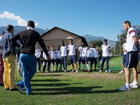 Le club de Foot du Fc Sion s'est initie au golf et posent pour le photographe ce vendredi 22 aout 2014 au Gofl Club de Sion. (PHOTO-GENIC.CH/ OLIVIER MAIRE)