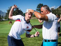 Le club de Foot du Fc Sion s'est initie au golf et posent pour le photographe ce vendredi 22 aout 2014 au Gofl Club de Sion. (PHOTO-GENIC.CH/ OLIVIER MAIRE)