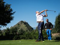 Le club de Foot du Fc Sion s'est initie au golf et posent pour le photographe ce vendredi 22 aout 2014 au Gofl Club de Sion. (PHOTO-GENIC.CH/ OLIVIER MAIRE)