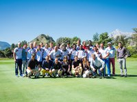 Le club de Foot du Fc Sion s'est initie au golf et posent pour le photographe ce vendredi 22 aout 2014 au Gofl Club de Sion. (PHOTO-GENIC.CH/ OLIVIER MAIRE)